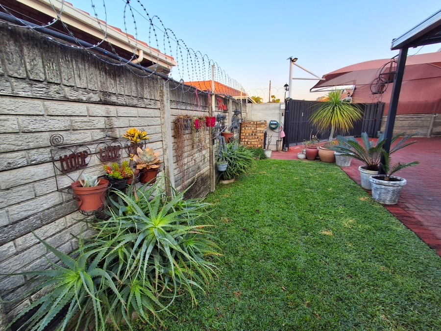 3 Bedroom Property for Sale in Protea Park North West
